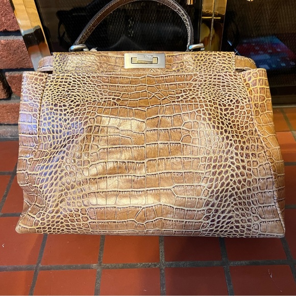 Authentic Fendi Peekaboo bag in good condition - Picture 5 of 7